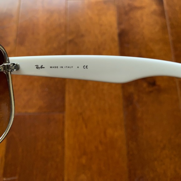 Ray-Ban Women’s Y2K Wraparound Sunglasses White/Grey - Picture 2 of 7